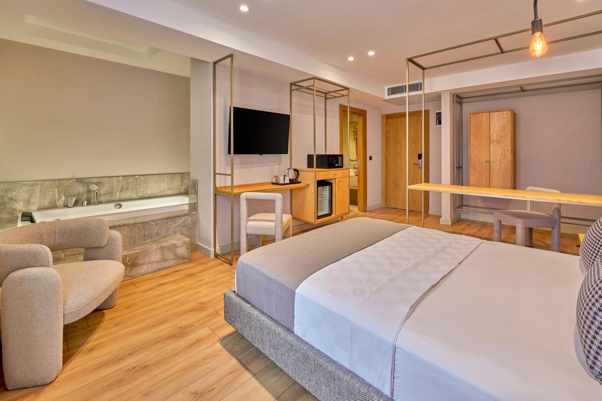 Deluxe Suite mit Whirlpool-Badewanne